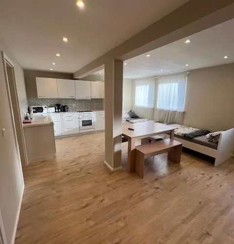 Miami Monteur Apartament